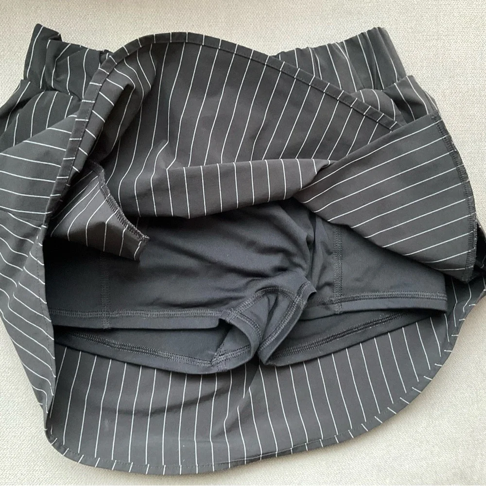Alo Yoga Pinstripe Daylight Mini Skirt Black/Titanium XXS